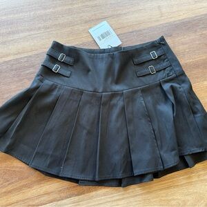 NWT ZPrincess Polly Black Pleated Mini Skirt with Buckle Detail